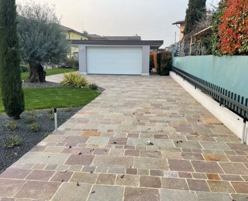 pavimentazione esterna giadino MIlano con garage