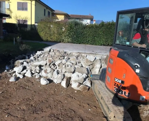 pavimentazione esterna giardino MIlano lavori iniziali