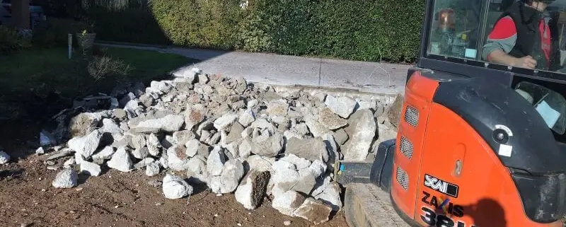pavimentazione esterna giardino MIlano lavori iniziali