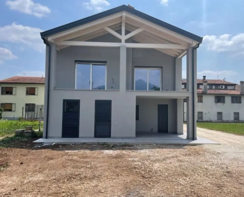 Ristrutturazione chiavi in mano completata casa singola a Vicenza, risultato finale moderno