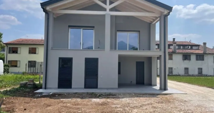 Ristrutturazione chiavi in mano completata casa singola a Vicenza, risultato finale moderno