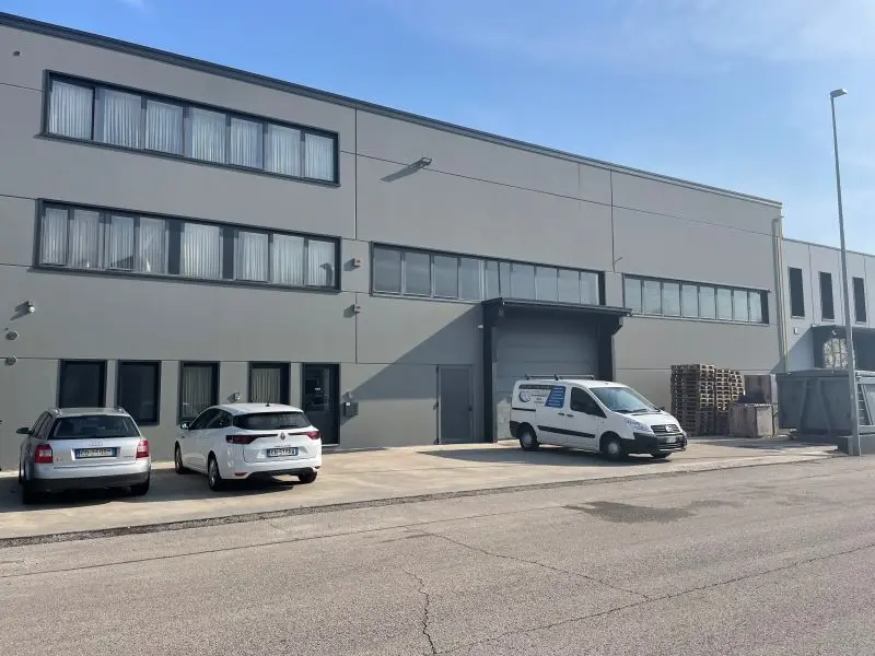 pitturazione- per- esterni-magazino -Vicenza